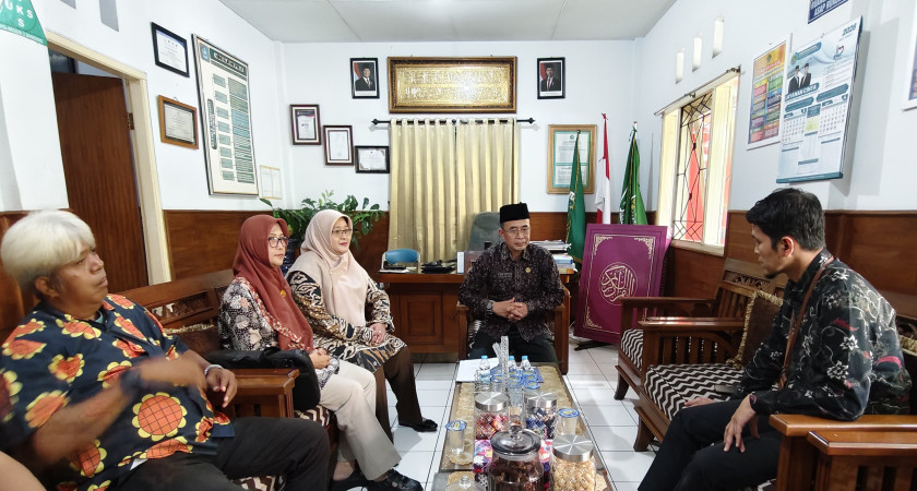 Itjen Kemenag Lakukan Uji Petik Data PIP 2025 di MTsN 2 Kota Bandung
